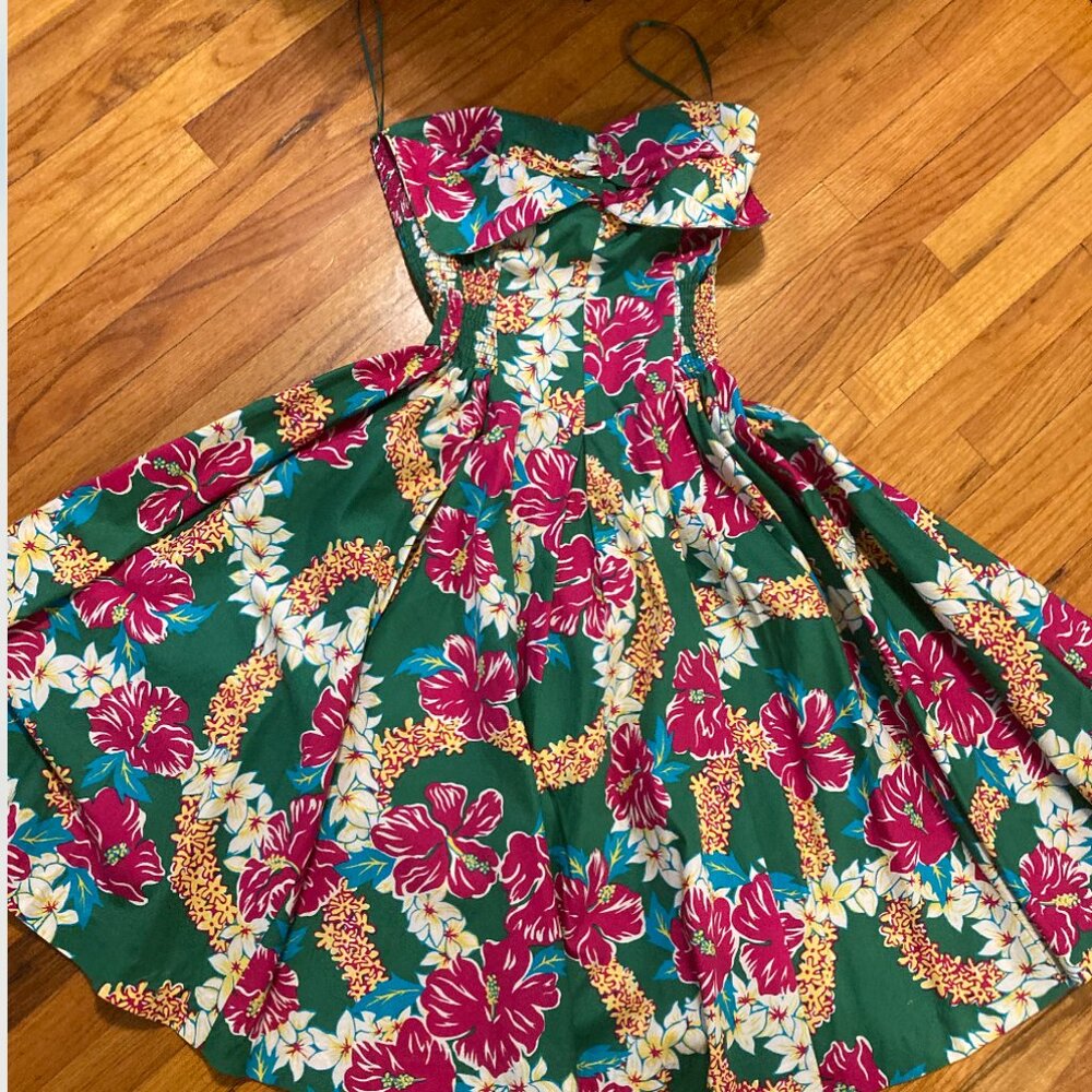 NWOT Alfred Shaheen for Unique Vintage Hibiscus Lei Print Swing Dress in M